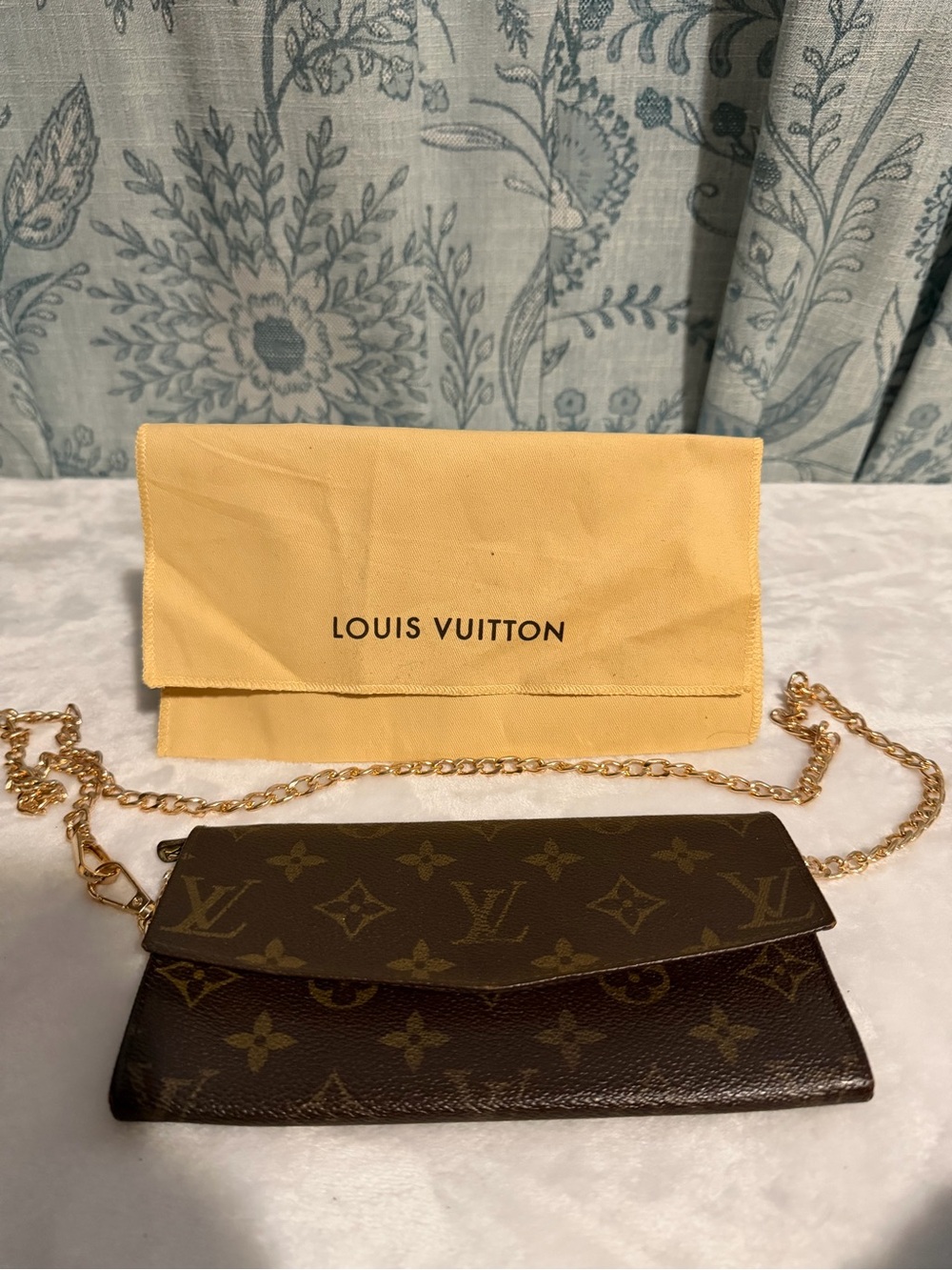 Louis Vuitton long Sarah Brown Monogram Clutch/wallet